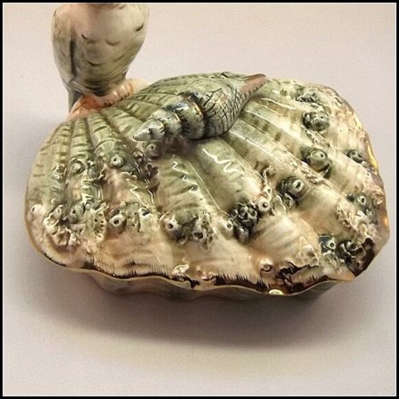 1960s Vintage Jewelry Box Majolica Style Shells w Parakeet - Picture 3 of 7